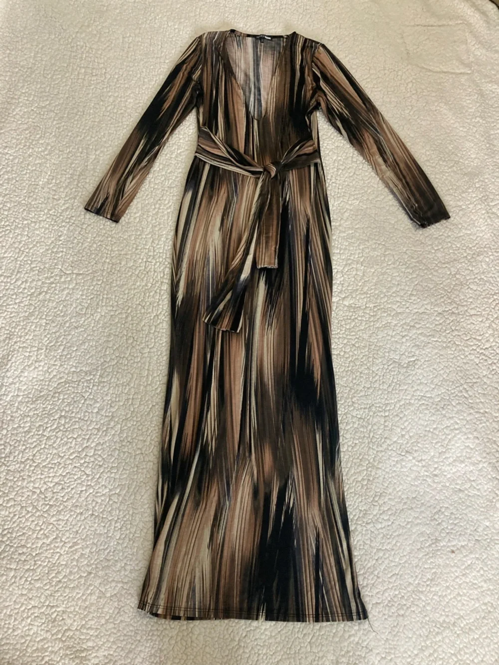 Long Sleeve Maxi Dress - Picture 3 of 6